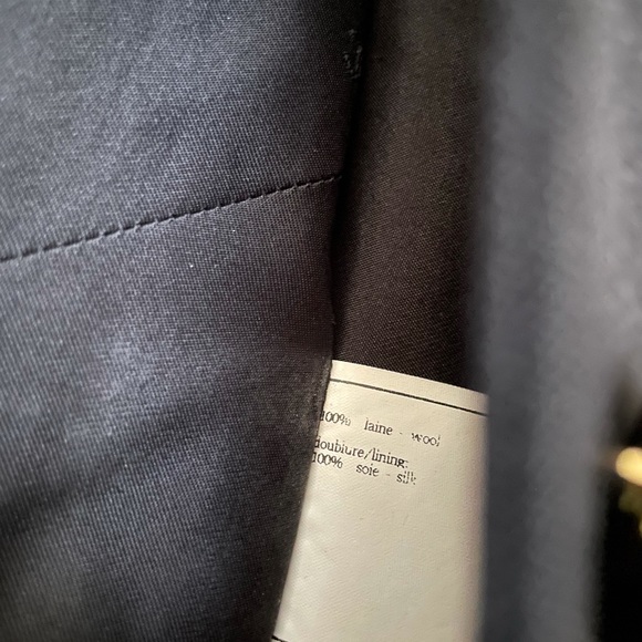 Chanel Vintage blazer with black and gold buttons - Picture 4 of 7